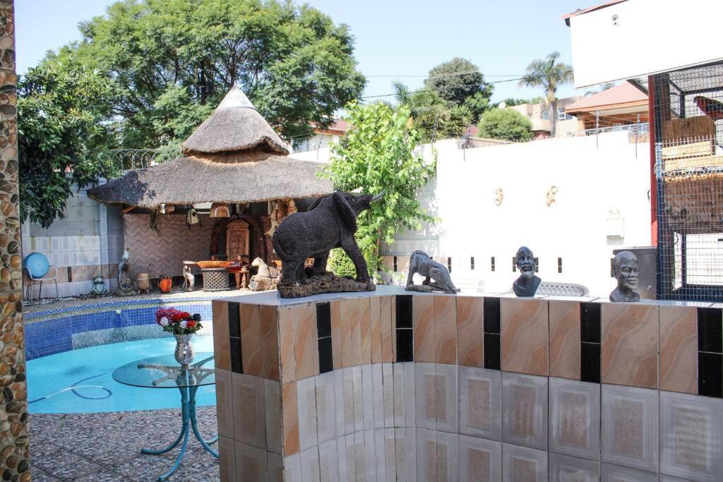 Muwah Palace Villa Johannesburg Exterior photo